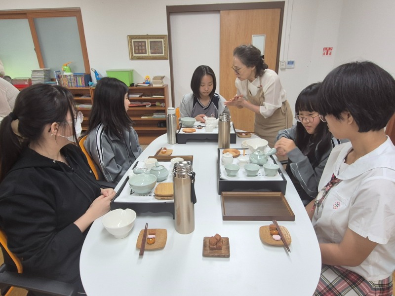 진선여중 다도수업 (2).jpg