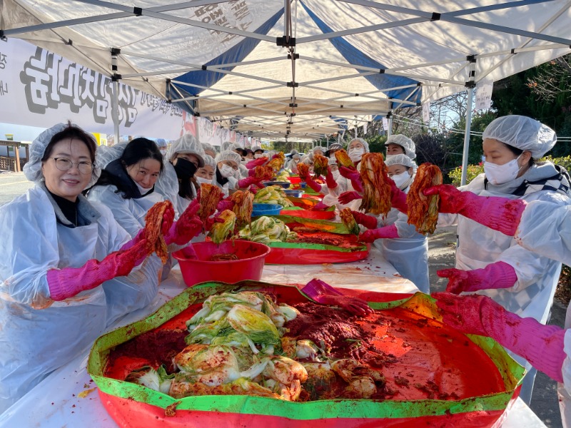 낙동종합사회복지관, 김장김치 나눔 행사 열어(3).jpg